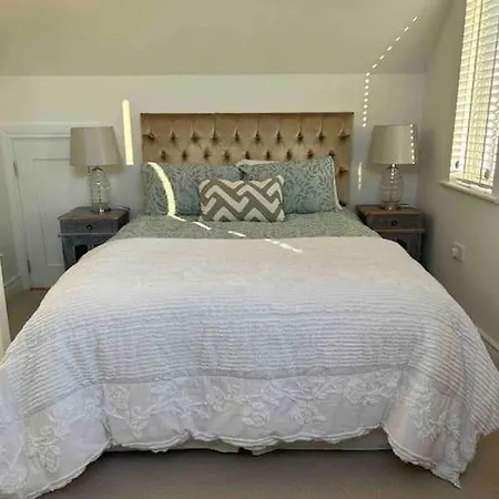 Дом отдыха Seaside Chic! Modern Cosy