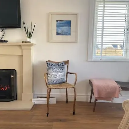 Seaside Chic! Modern Cosy 度假居 拉辛赫