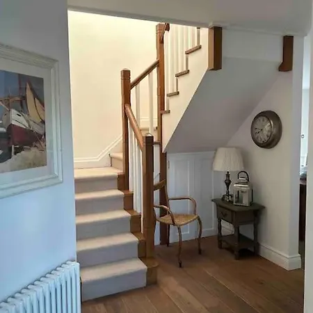 Seaside Chic! Modern Cosy